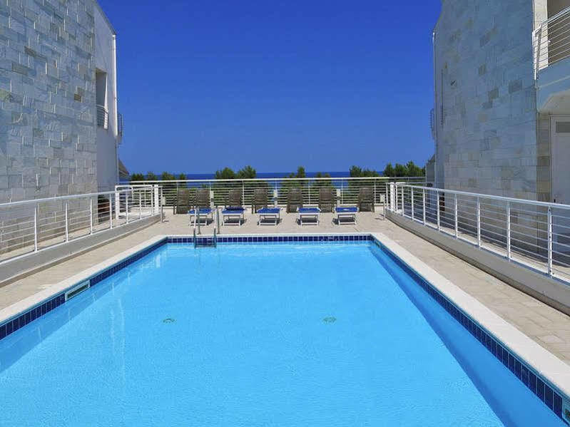 Cerrano Park Resort 皮内托 外观 照片